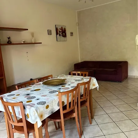 Apartment Confortevole Casa Affiancata